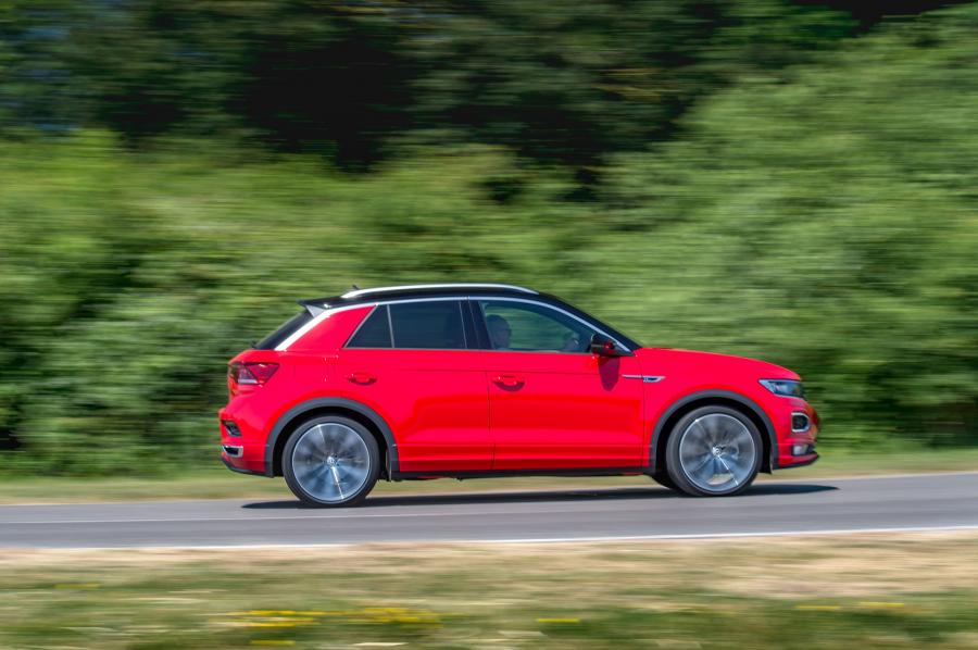 Volkswagen T-Roc R-Line 2017 года  (UK) (фото 18 из 33)